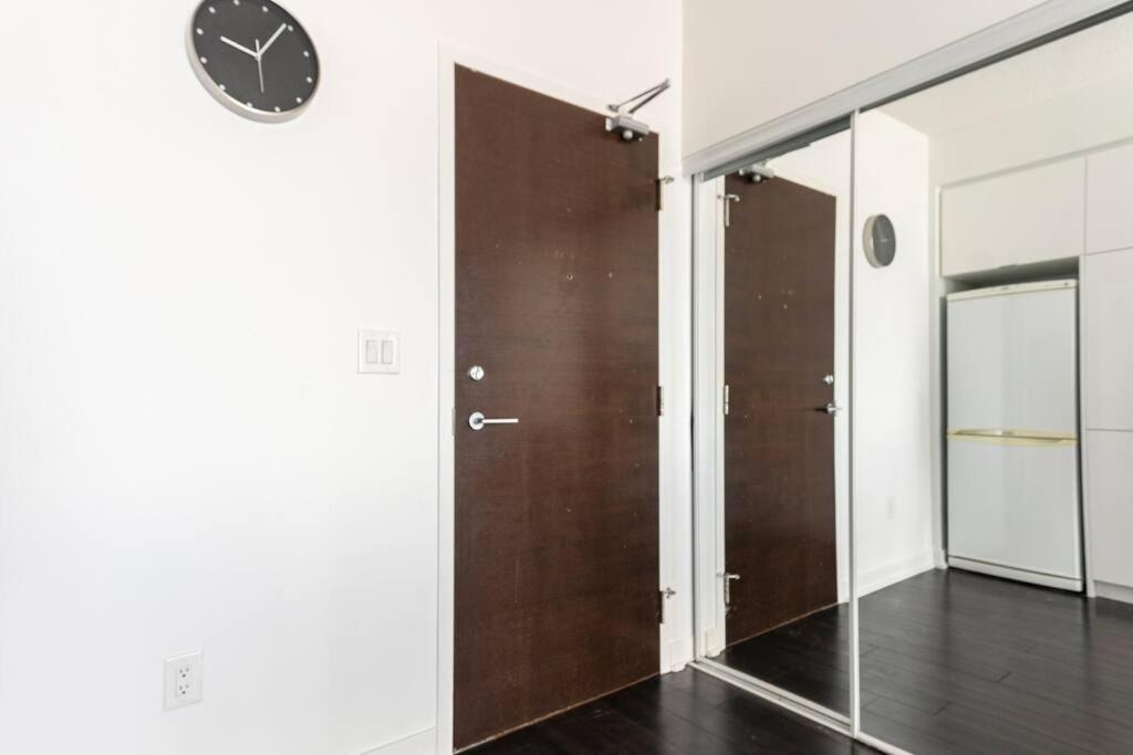 Luxury Downtown Lakeview & City View Condo Toronto Dış mekan fotoğraf