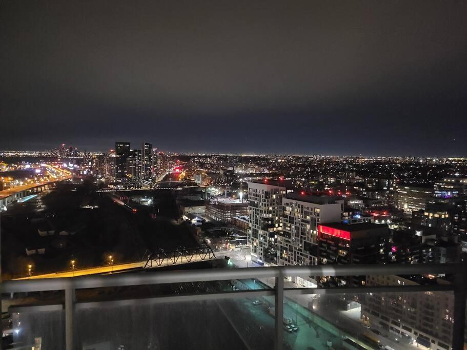 Luxury Downtown Lakeview & City View Condo Toronto Dış mekan fotoğraf