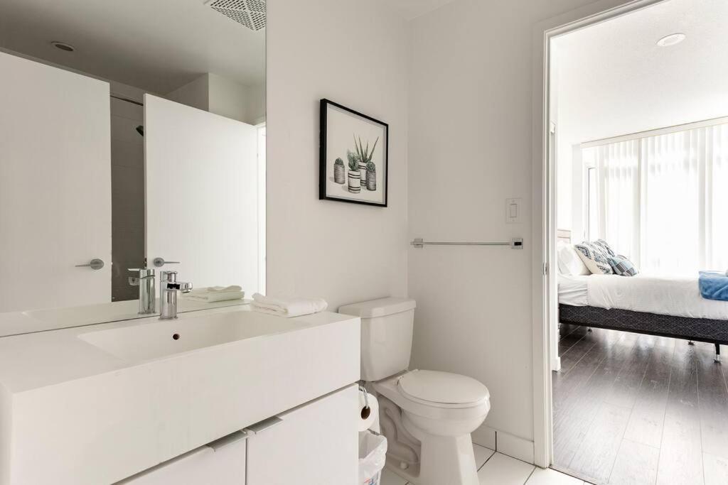 Luxury Downtown Lakeview & City View Condo Toronto Dış mekan fotoğraf