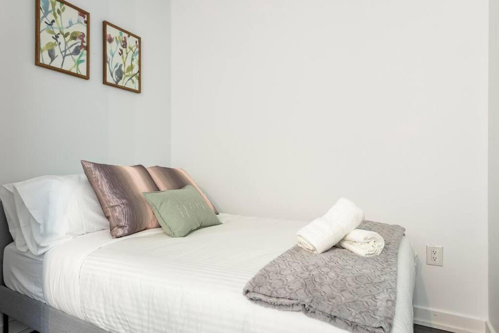 Luxury Downtown Lakeview & City View Condo Toronto Dış mekan fotoğraf